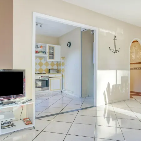 Apartment Bel Renove Avec Terrasse Et Parking A St Jean De Luz - Fr-1-4-499 Saint-Jean-de-Luz