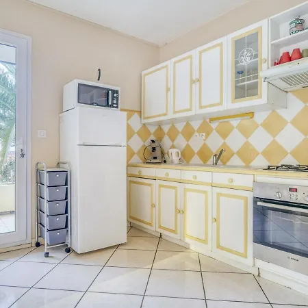 Bel Renove Avec Terrasse Et Parking A St Jean De Luz - Fr-1-4-499 *